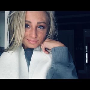 Meet your Posher, Justine